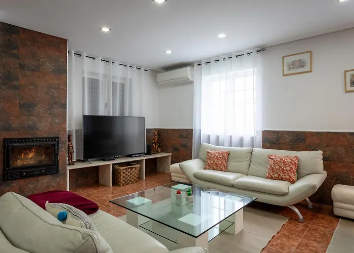 Holiday home Bandeira's House *